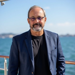 Glen Hellman Headshot