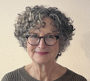 Head shot of Carolyn