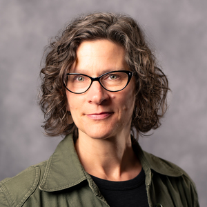 headshot of Brenda Winter Hansen
