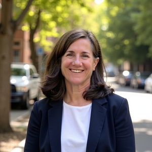 <img src="113-AuthorAmySafford" alt="Author Amy Safford">