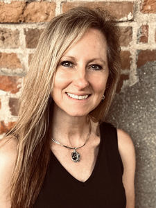 Lisa M. Bolt Simons head shot