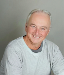 Richard DeVeau's portrait, a three-quarter, face-forward image 