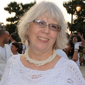 Linda Capus Riley head shot