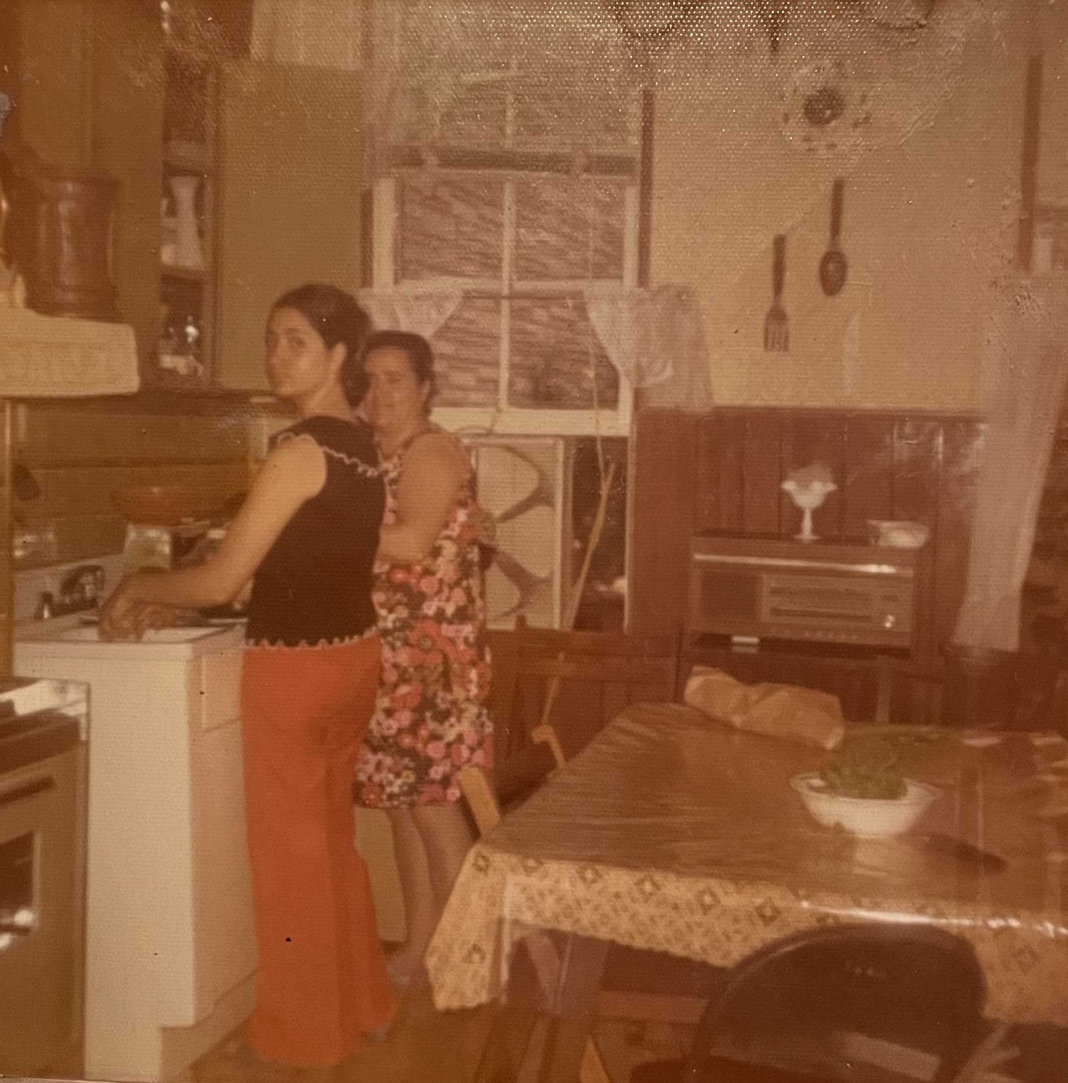 Pina-in-the-kitchen-with-her-mother.jpg