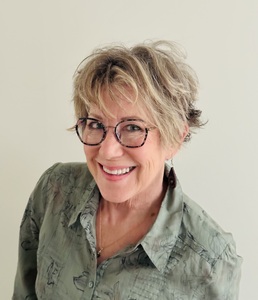 Author Linda K. Sienkiewicz