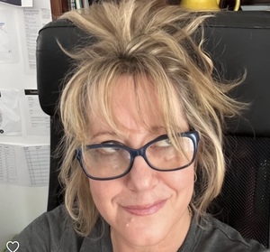 Author LS Delorme Headshot