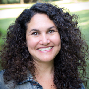 NYT bestselling author Julie Cantrell headshot