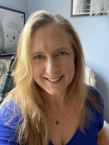 Heather McCollum author photo 2023