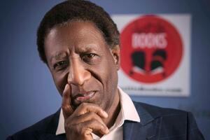 <img style="display: block;-webkit-user-select: none;margin: auto;cursor: zoom-in;background-color: hsl(0, 0%, 90%);transition: background-color 300ms;" src="https://images.prismic.io/nyhs-prod/6a2d7e6d-9bf8-494a-90b0-855109181fd5_DCHM-BookPrize-Defiant-W