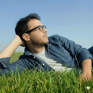 Portrait of poet and author Ismael Chávez.