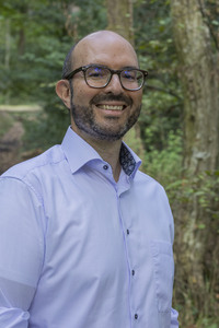 Photo of Author Erik S Meyers