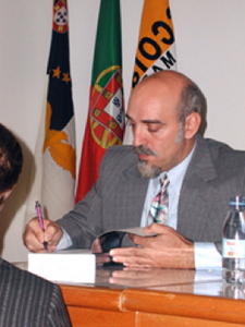 Manuel Rosa signs Columbus book